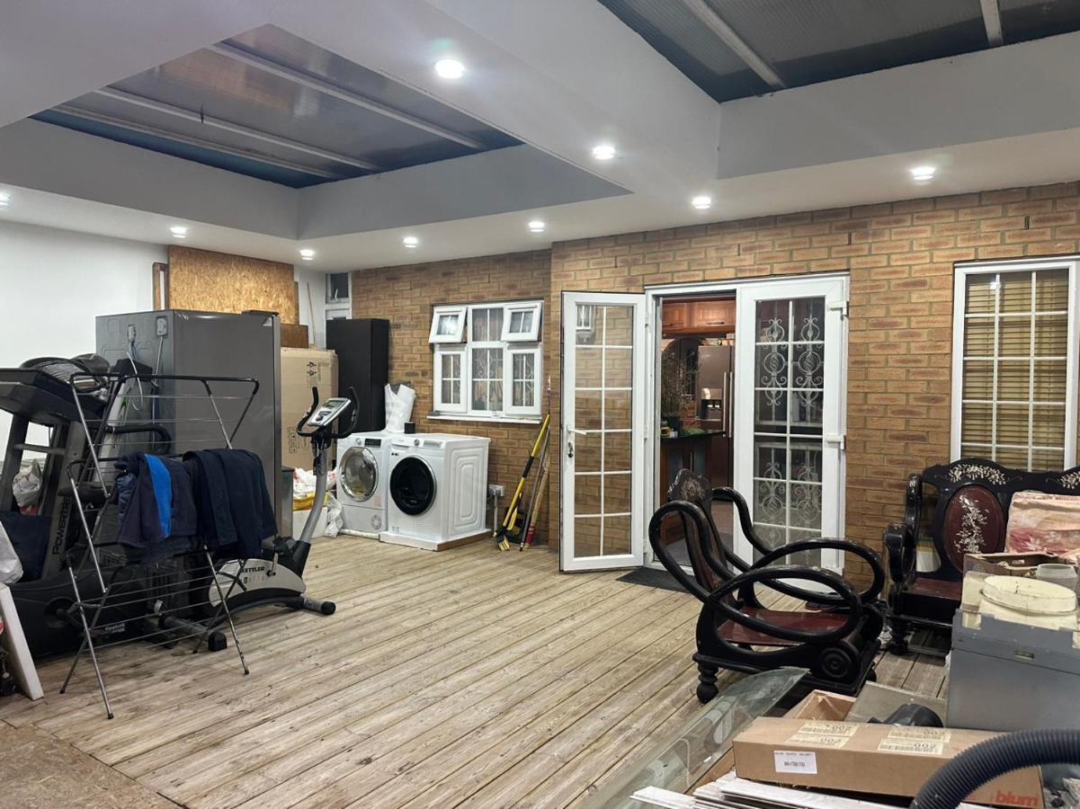 Tran Homestay London Exterior photo